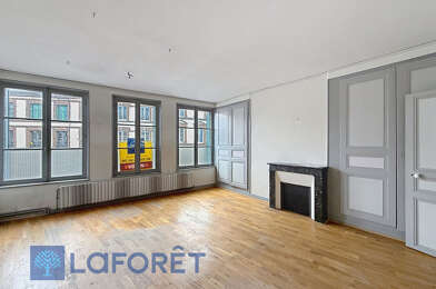 Immeuble  65900 €