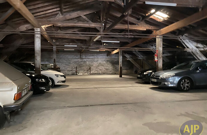 Bordeaux chartrons Place de Parking — photo 2