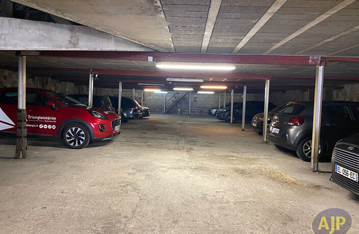 Bordeaux chartrons Place de Parking — photo 3