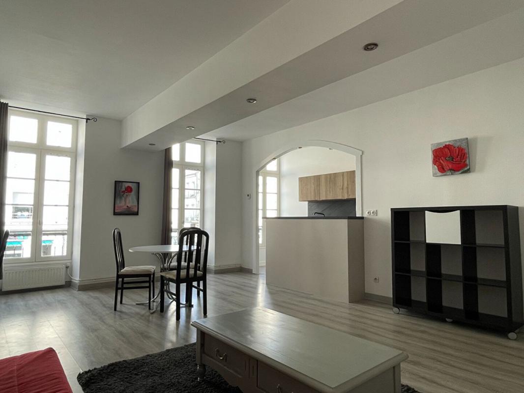 Rochefort T2 2 pièces 65 m²