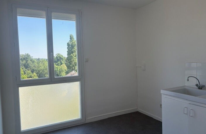 Leasing Appartement 2  pièces 50 m² La Châtre — photo 2