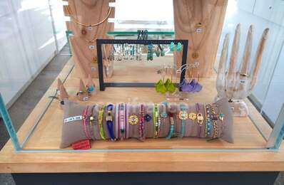 GARD (30) AIGUES MORTES (30220) intra-muros TRES RARE à vendre fonds de commerce boutique magasin de bijoux — photo du bien