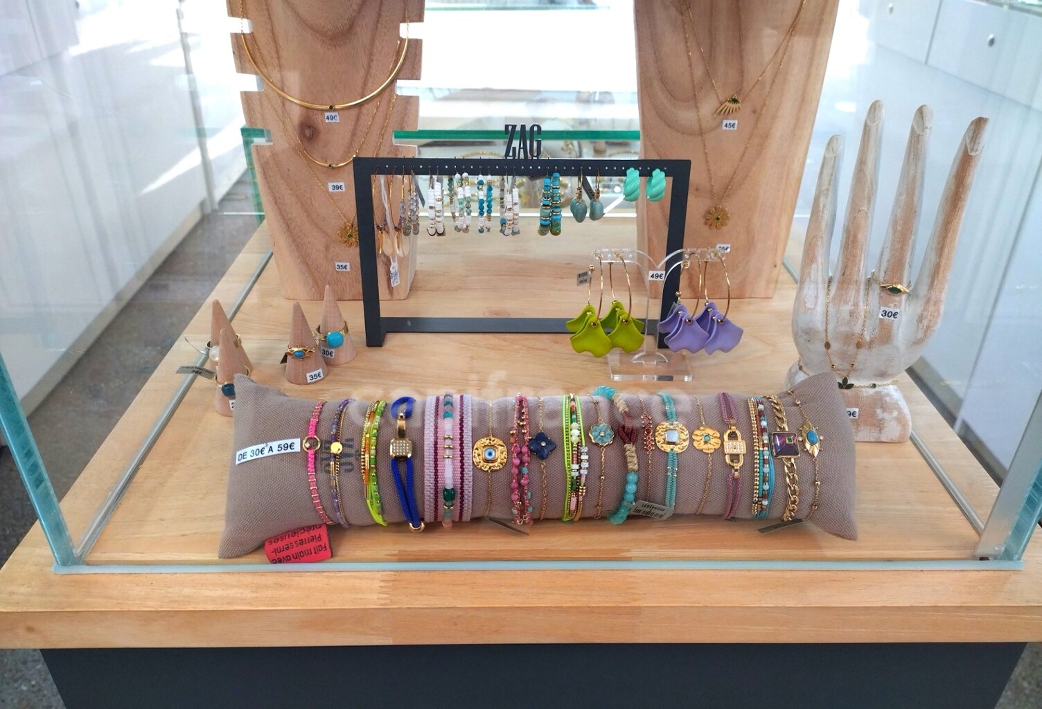 GARD (30) AIGUES MORTES (30220) intra-muros TRES RARE à vendre fonds de commerce boutique magasin de bijoux — photo 1