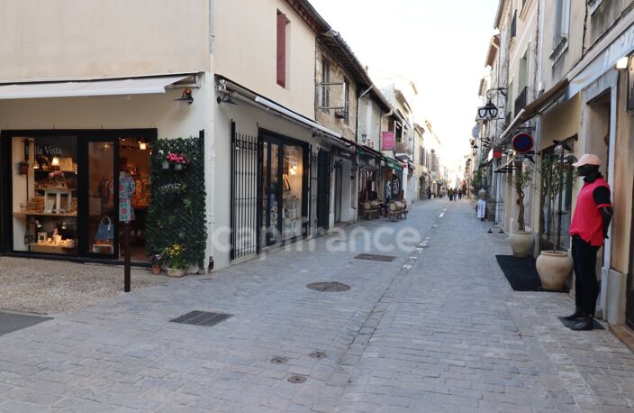 GARD (30) AIGUES MORTES (30220) intra-muros TRES RARE à vendre fonds de commerce boutique magasin de bijoux — photo 4