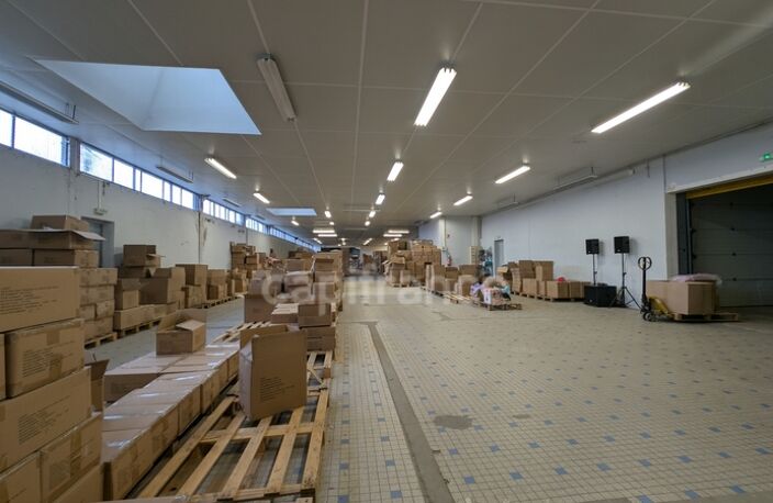 À vendre – Local d’activité/entrepôt 1460m2- Terrain 5738m2 - Proche RN12 — photo 2