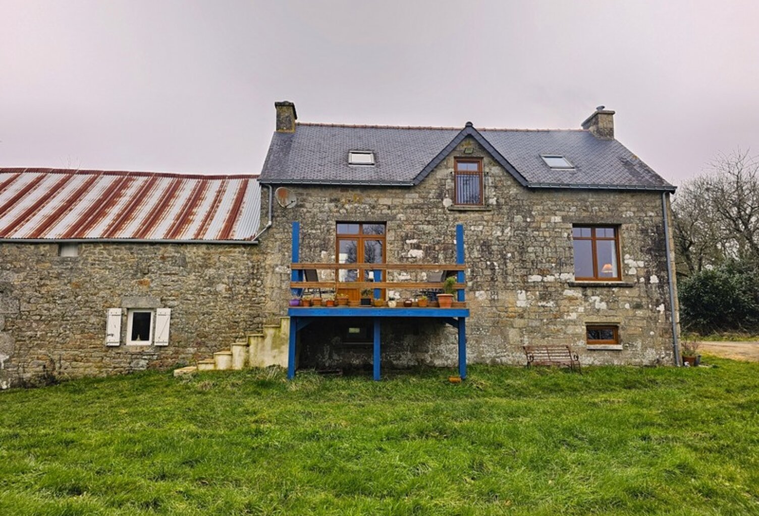 PERSQUEN EN CAMPAGNE JOLIE MAISON DE 134M² DE 5 PIÈCES UNE DÉPENDANCE DE 93M² EN PIERRE SOUS TÔLE UN TERRAIN DE 4220m² — photo 1