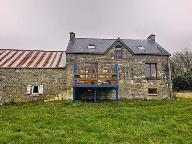 PERSQUEN EN CAMPAGNE JOLIE MAISON DE 134M² DE 5 PIÈCES UNE DÉPENDANCE DE 93M² EN PIERRE SOUS TÔLE UN TERRAIN DE 4220m² — photo du bien