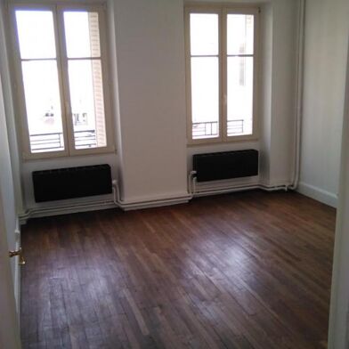 Appartement 3 pièces 700 €