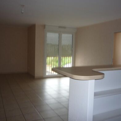 Appartement 3 pièces 880 €