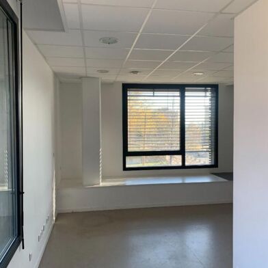 Local industriel  80000 €