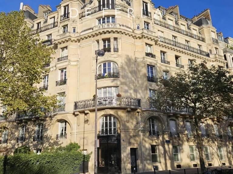 Studette - Av. Emile Deschanel Paris 7e — photo 1