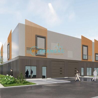 Local industriel  420650 €