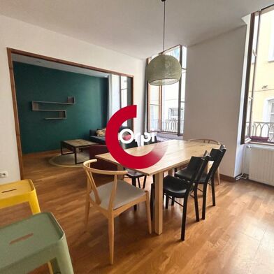 Appartement 3 pièces 880 €