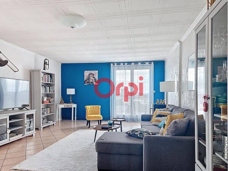 Appartement À Vendre GRAND T3 DE 78M² SEYNE SUR MER — photo 1