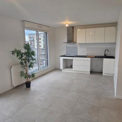 Appartement 1 pièces 830 €