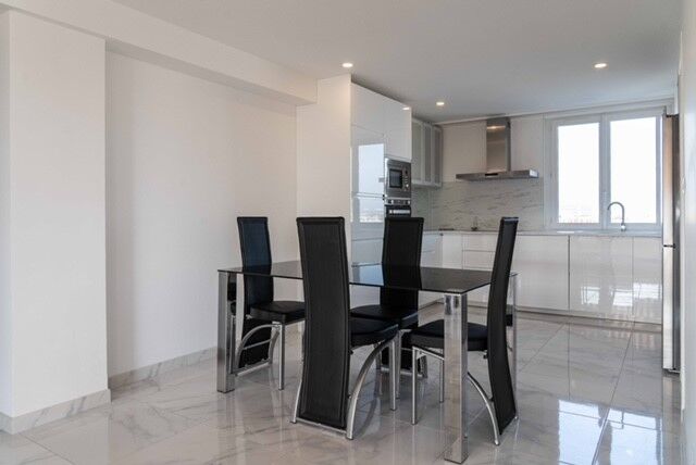 Location T4 79 m² à Dijon 1 550 ¤ CC /mois