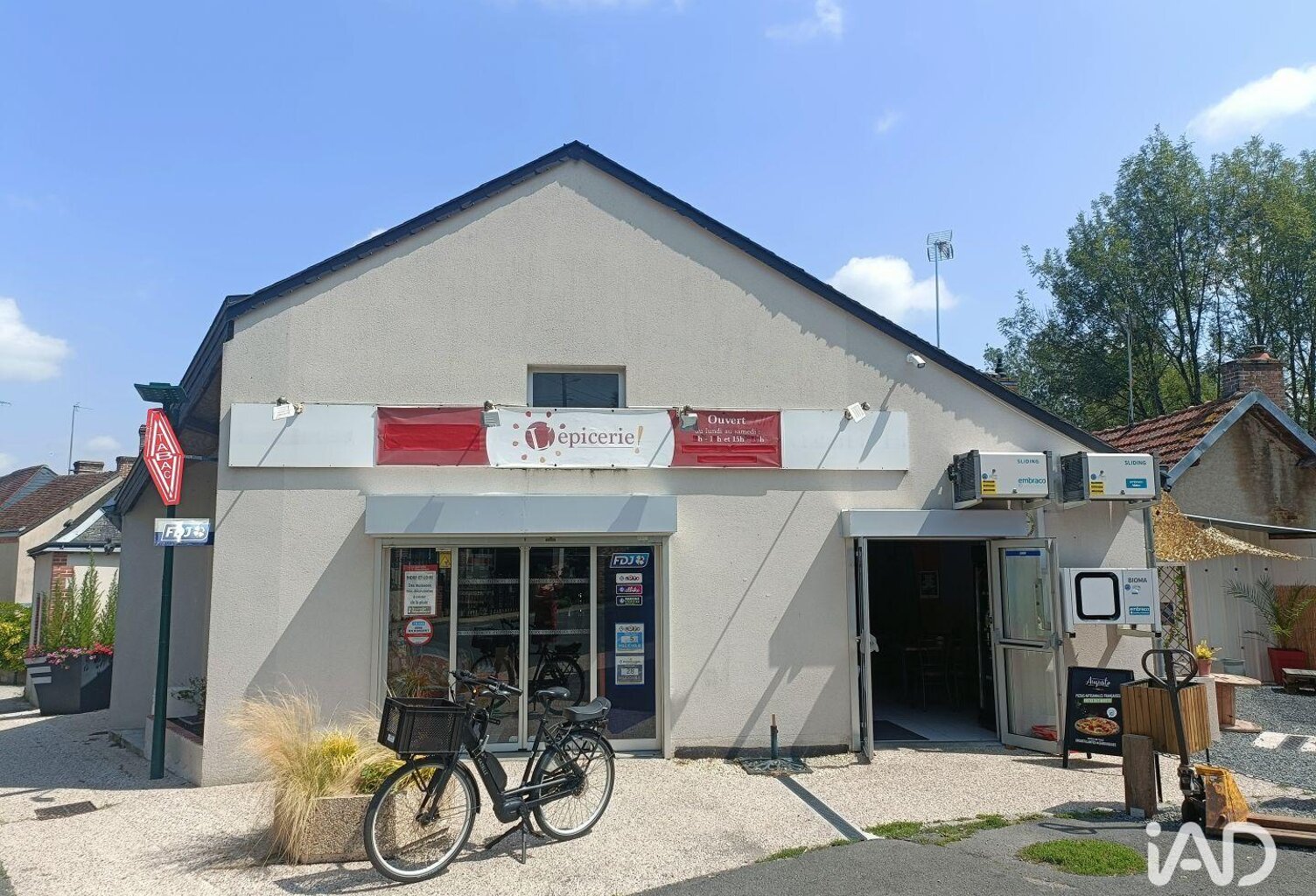 Vente Boutique/Local commercial 215 m&sup2; — photo 1