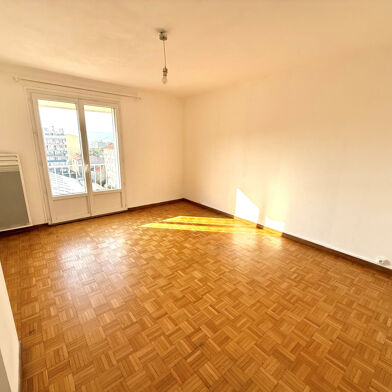 Appartement 3 pièces 232000 €