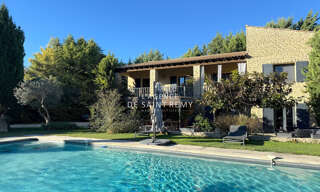 Maison 7 Pièces 209 m² à vendre à Saint-Rémy-de-Provence (13210)