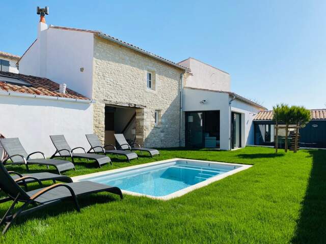 Maison de charme en coeur de village - piscine - stationnement — photo du bien