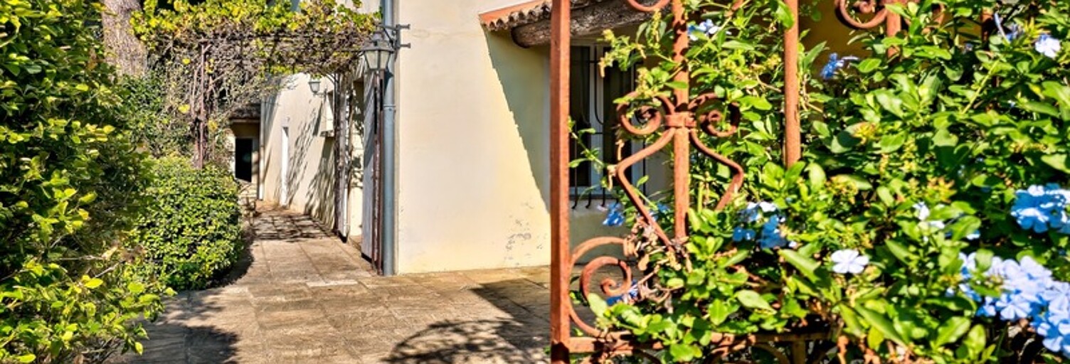 Maison 10 Pièces 439 m² à vendre à Nîmes (30900)