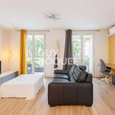 Appartement 2 pièces 902 €