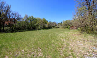 Terrain  877 m² à vendre à Le Brusquet (04420)