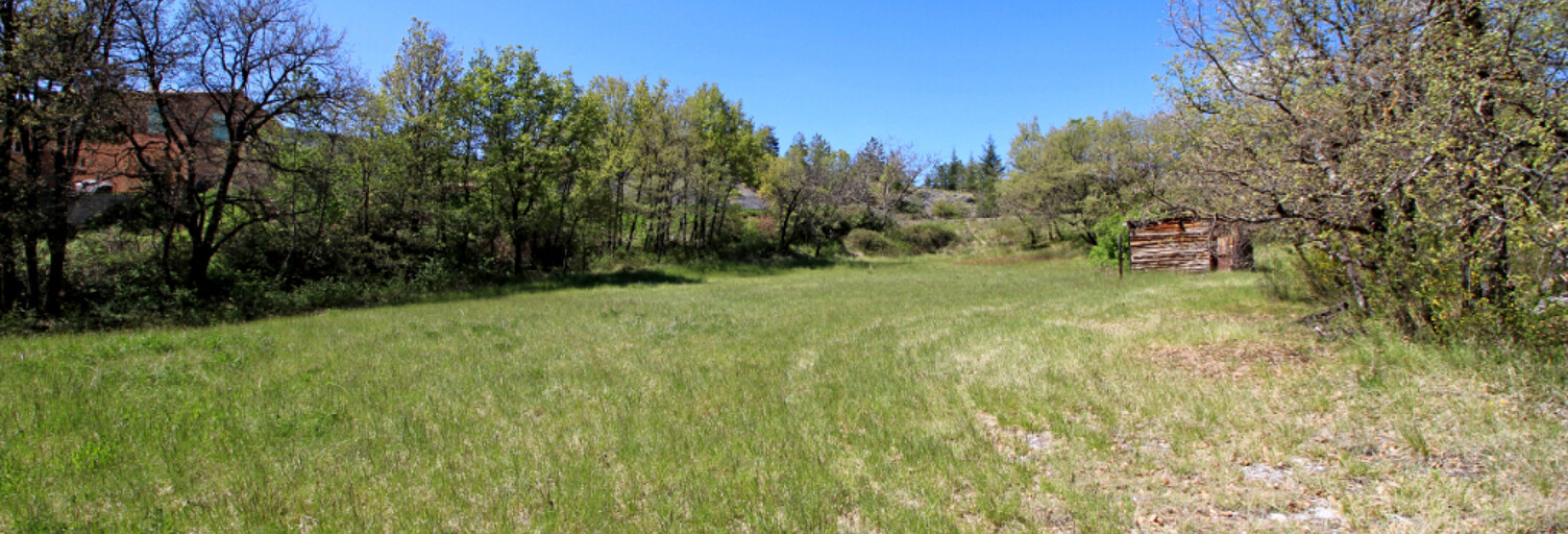 Terrain  877 m² à vendre à Le Brusquet (04420)