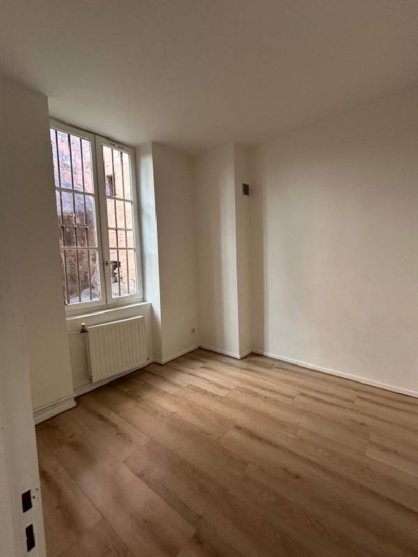 Photo Location T2 30 m² à Lyon 1 580 ¤ CC /mois image 2/3