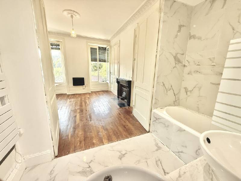 Photo Location T3 68 m² à Caluire-Et-Cuire 1 146 ¤ CC /mois image 3/3