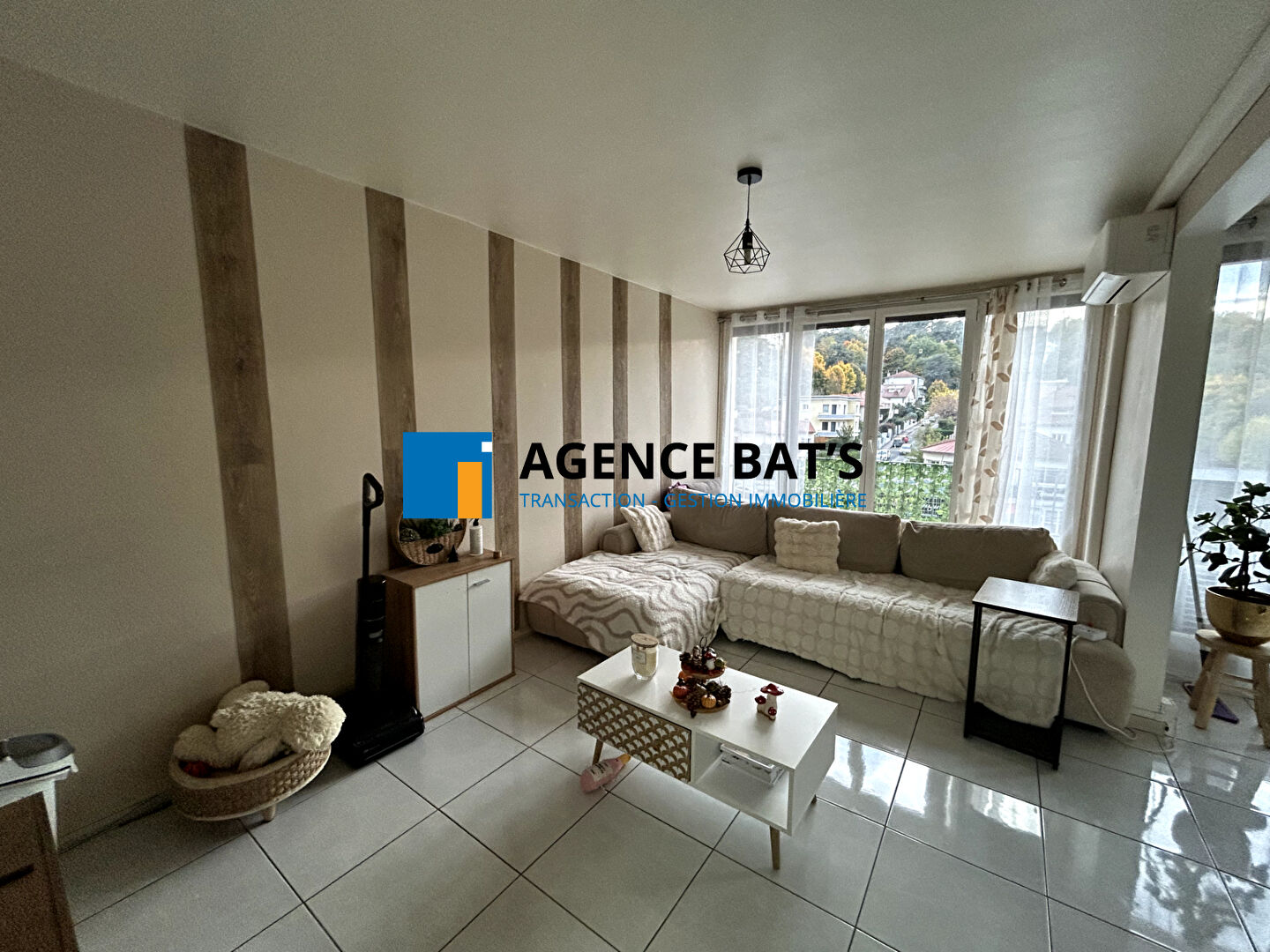 Appartement Saint Etienne 2 pièce(s) 63 m2