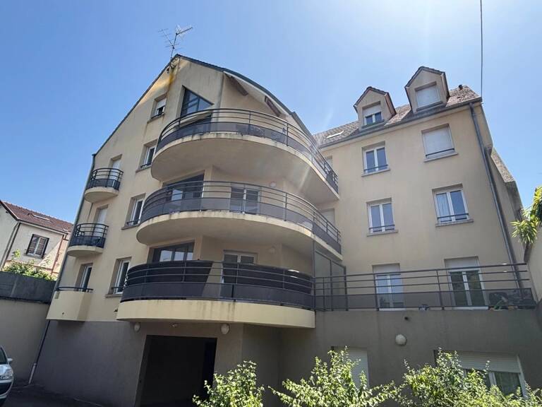 A LOUER - DUPLEX 4 PIECES AVEC 2 PLACES DE PARKING A CHARTRES — photo 1