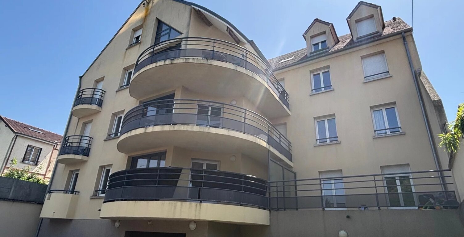 A LOUER - DUPLEX 4 PIECES AVEC 2 PLACES DE PARKING A CHARTRES — photo 1