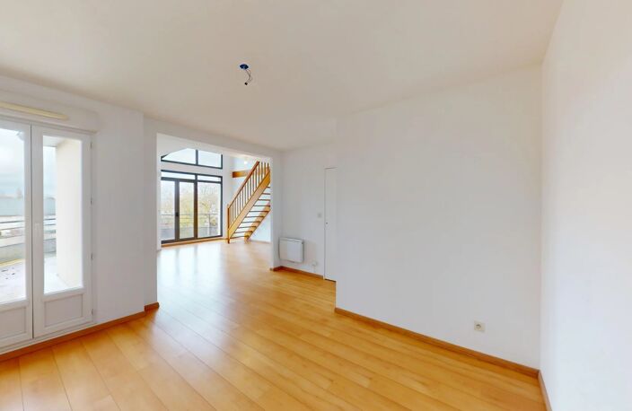 A LOUER - DUPLEX 4 PIECES AVEC 2 PLACES DE PARKING A CHARTRES — photo 3