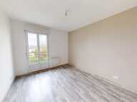 A LOUER - DUPLEX 4 PIECES AVEC 2 PLACES DE PARKING A CHARTRES — photo 4