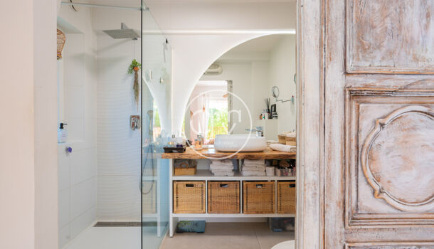 Villa / Maison 7 pièces  à vendre Garde (La) 83130