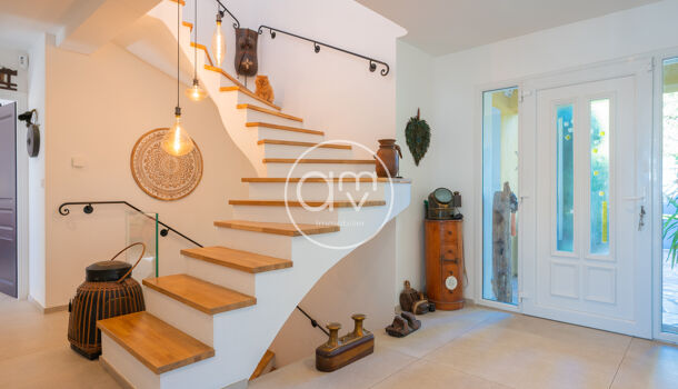 Villa / Maison 7 pièces  à vendre Garde (La) 83130