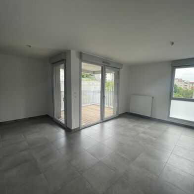 Appartement 3 pièces 891 €