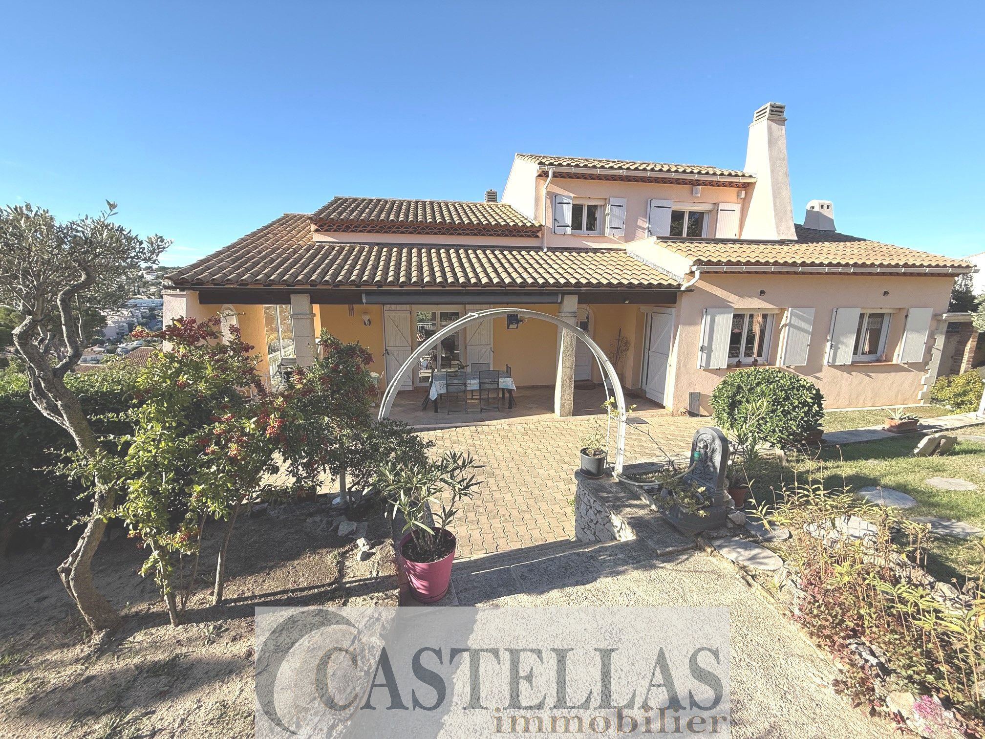 Villa / Maison  T7 à vendre Carnoux-en-Provence 13470