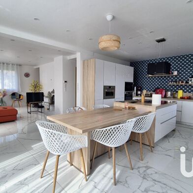 Maison 5 pièces 379000 €