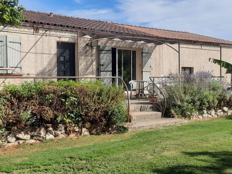 Mallemort, villa avec piscine sur un terrain de 1266 m2 avec — photo 1