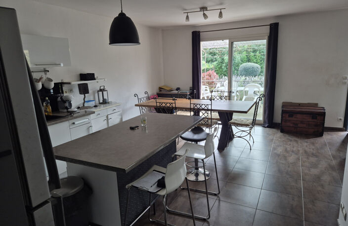 Mallemort, villa avec piscine sur un terrain de 1266 m2 avec — photo 5