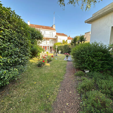 Maison 11 pièces 675600 €