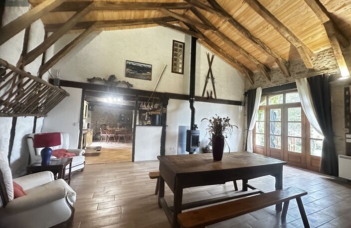 Entre Maurs et Figeac, jolie maison en pierres , entièrement rénovée avec 1526m² de terrain — photo 3