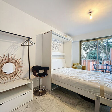 Appartement 1 pièces 700 €