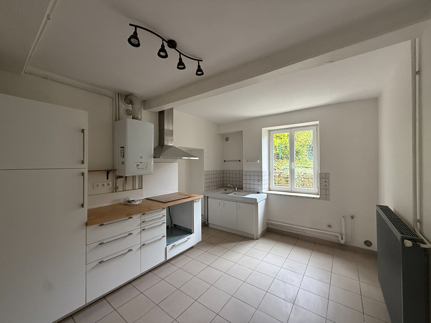 Appartement  T4 à louer Vivier-au-Court 08440