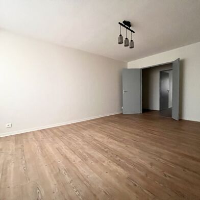 Appartement 3 pièces 880 €