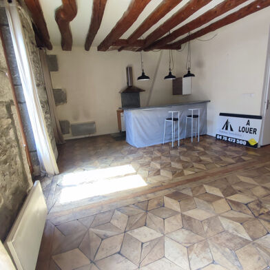 Appartement 2 pièces 760 €