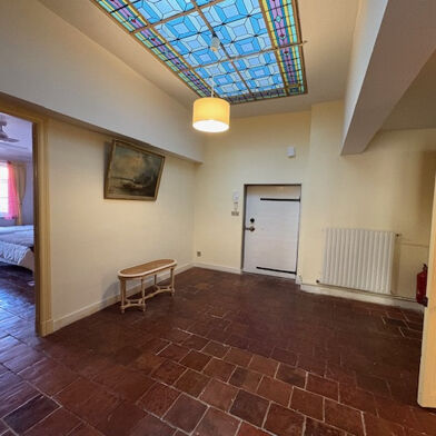 Appartement 5 pièces 900 €