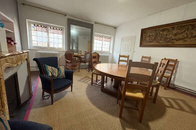 Appartement 5 pièces 900 €